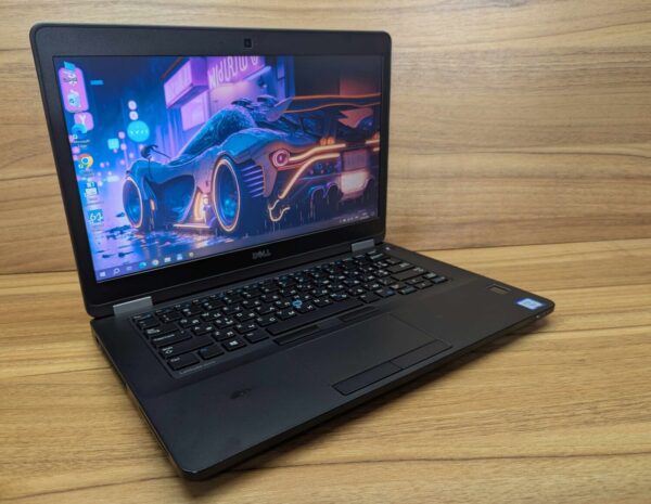 Ноутбук Dell Latitude E5470 / 14" (1366x768) TN / Intel Core i5-6300U (2 (4) ядра по 2.4 - 3.0 GHz) / 8 GB DDR4 / 240 GB SSD / Intel HD Graphics 520 / WebCam / Fingerprint / Windows 10 - Зображення 4