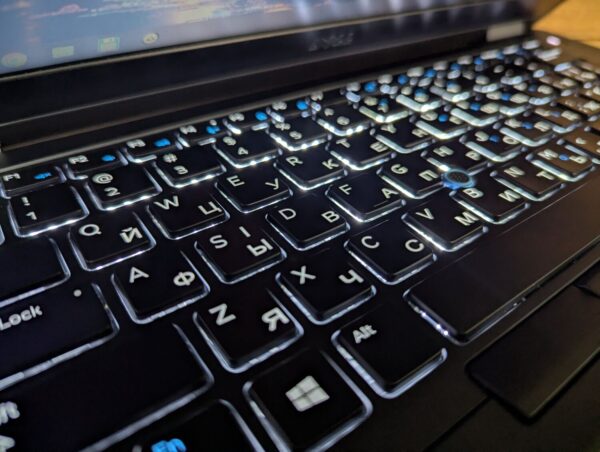 Ноутбук Dell Latitude E5470 / 14" (1366x768) TN / Intel Core i5-6300U (2 (4) ядра по 2.4 - 3.0 GHz) / 8 GB DDR4 / 240 GB SSD / Intel HD Graphics 520 / WebCam / Fingerprint / Windows 10 - Зображення 6