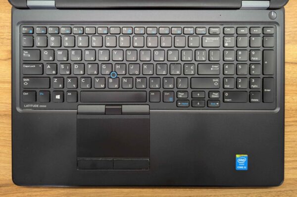 Ноутбук Dell Latitude E5550 / 15.6" (1366x768) TN Touch / Intel Core i5-5300U (2 (4) ядра по 2.3 - 2.9 GHz) / 8 GB DDR3 / 240 GB SSD / Intel HD Graphics 5500 / WebCam / Windows 10 - Зображення 3