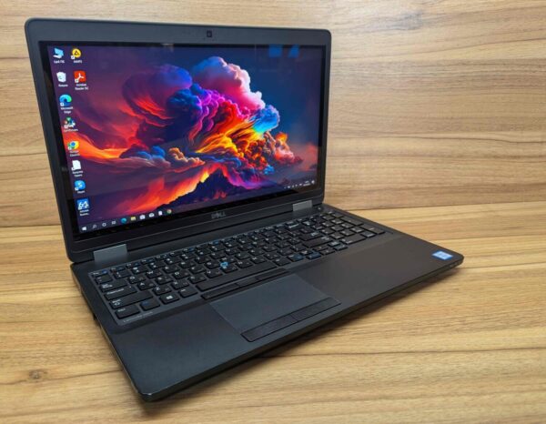 Ноутбук Dell Latitude E5570 / 15.6" (1920x1080) IPS Touch / Intel Core i7-6600U (2 (4) ядра по 2.6 - 3.4 GHz) / 16 GB DDR4 / 512 GB SSD / AMD Radeon R7 M360, 2 GB DDR3, 64-bit / WebCam / Windows 10 - Зображення 4