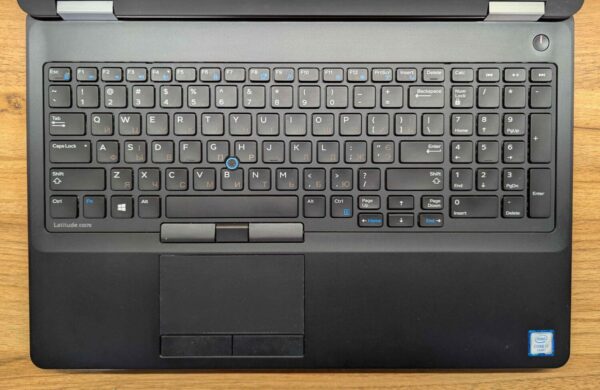 Ноутбук Dell Latitude E5570 / 15.6" (1920x1080) IPS Touch / Intel Core i7-6600U (2 (4) ядра по 2.6 - 3.4 GHz) / 16 GB DDR4 / 512 GB SSD / AMD Radeon R7 M360, 2 GB DDR3, 64-bit / WebCam / Windows 10 - Зображення 5