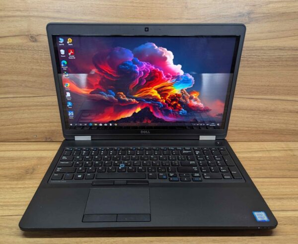 Ноутбук Dell Latitude E5570 / 15.6" (1920x1080) IPS Touch / Intel Core i7-6600U (2 (4) ядра по 2.6 - 3.4 GHz) / 16 GB DDR4 / 512 GB SSD / AMD Radeon R7 M360, 2 GB DDR3, 64-bit / WebCam / Windows 10 - Зображення 2