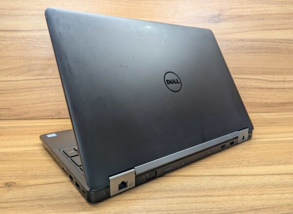 Ноутбук Dell Latitude E5570 / 15.6" (1920x1080) IPS Touch / Intel Core i7-6600U (2 (4) ядра по 2.6 - 3.4 GHz) / 16 GB DDR4 / 512 GB SSD / AMD Radeon R7 M360, 2 GB DDR3, 64-bit / WebCam / Windows 10 - Зображення 6