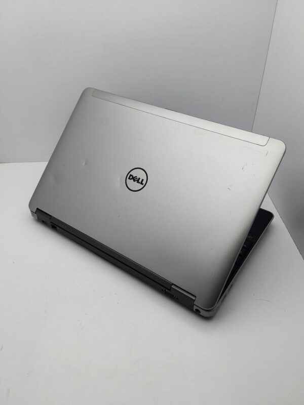 Ноутбук Dell Latitude E6540 / 15.6" (1366x768) TN / Intel Core i7-4810MQ (4 (8) ядра по 2.8 - 3.8 GHz) / 8 GB DDR3 / 240 GB SSD / Intel HD Graphics 4600 / WebCam - Зображення 8