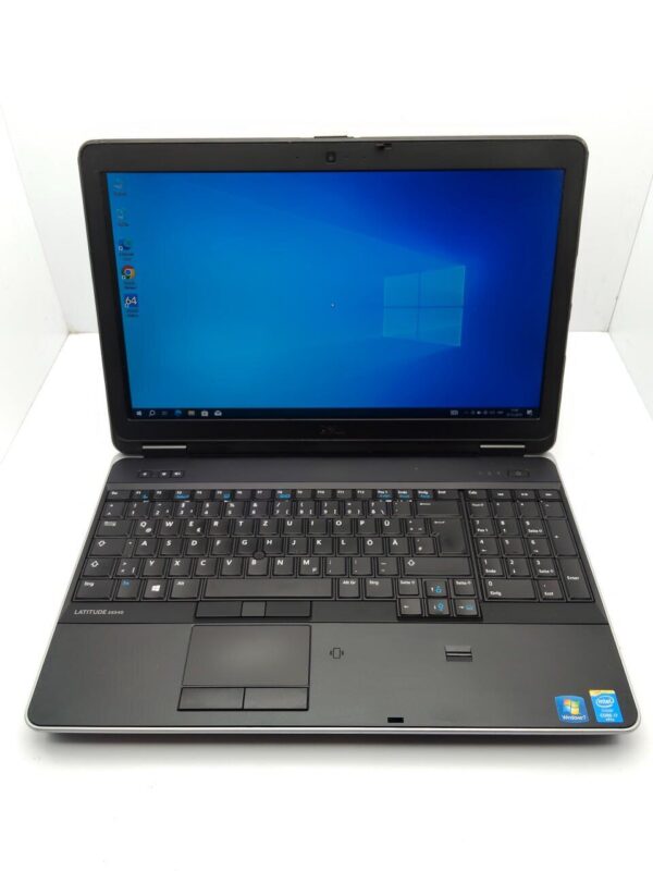 Ноутбук Dell Latitude E6540 / 15.6" (1366x768) TN / Intel Core i7-4810MQ (4 (8) ядра по 2.8 - 3.8 GHz) / 8 GB DDR3 / 240 GB SSD / Intel HD Graphics 4600 / WebCam - Зображення 7