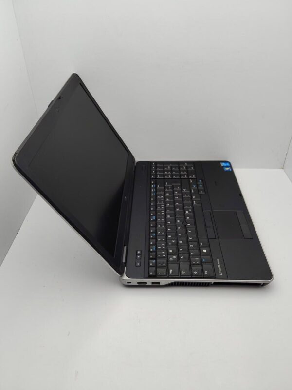 Ноутбук Dell Latitude E6540 / 15.6" (1366x768) TN / Intel Core i7-4810MQ (4 (8) ядра по 2.8 - 3.8 GHz) / 8 GB DDR3 / 240 GB SSD / Intel HD Graphics 4600 / WebCam - Зображення 5