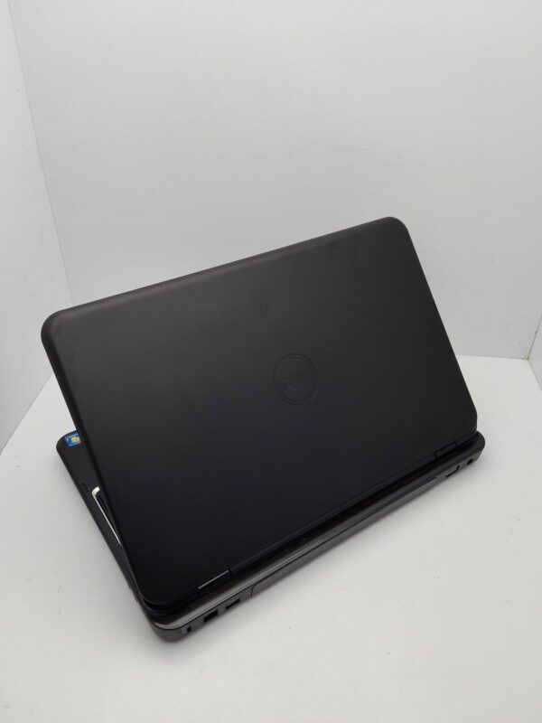 Ноутбук Dell N5110M / 15.6" (1366x768) TN / Intel Core i3-2350M (2 (4) ядра по 2.3 GHz) / 6 GB DDR3 / 320 GB HDD / nVidia GeForce GT 525M, 1 GB GDDR3, 128-bit / WebCam - Зображення 8