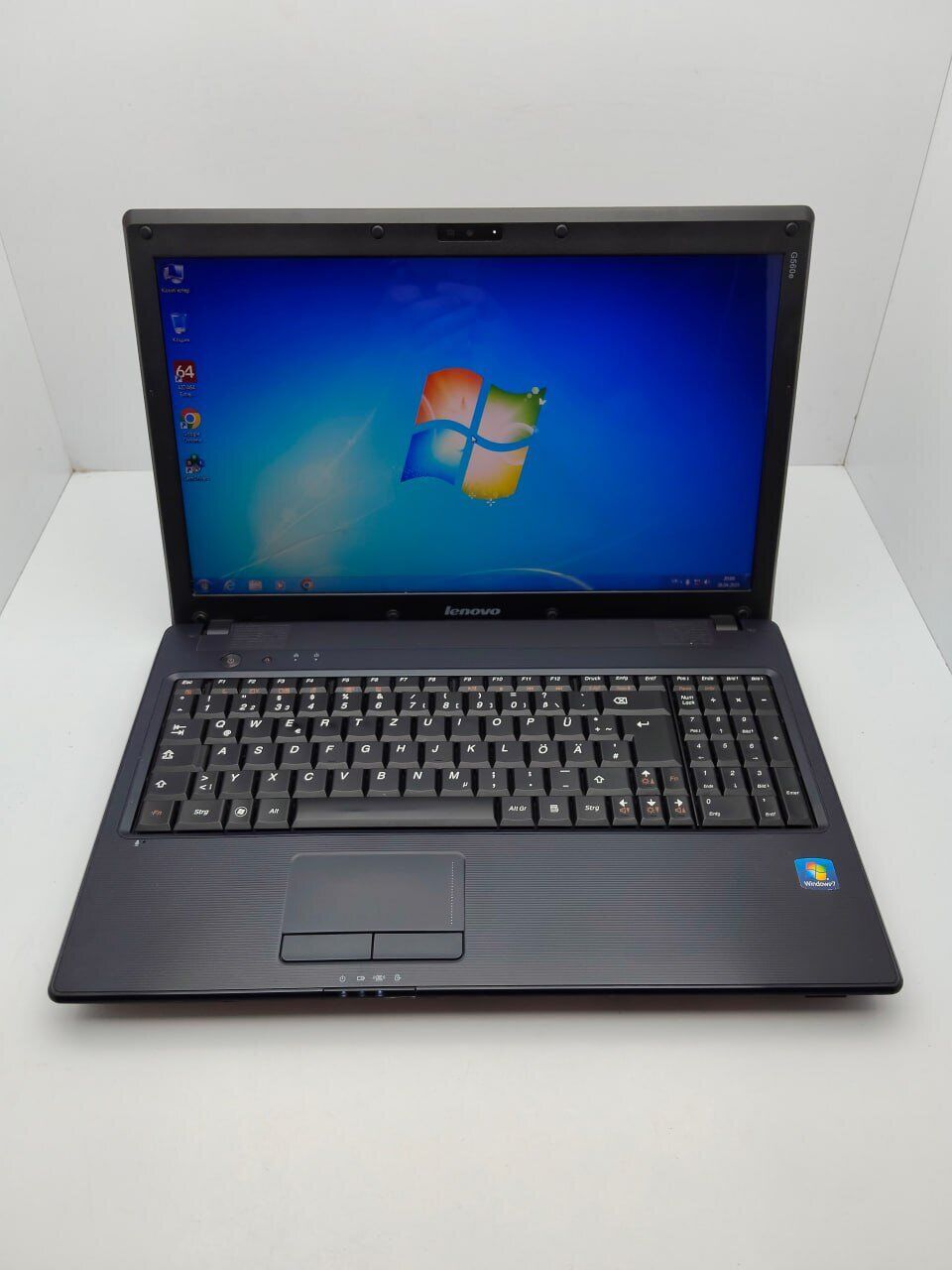 Ноутбук Lenovo G560 / 15.6" (1366x768) TN / Intel Pentium T4300 (2 ядра по 2.1 GHz) / 6 GB DDR3 / 320 GB HDD / Intel HD Graphics / WebCam - Зображення 2