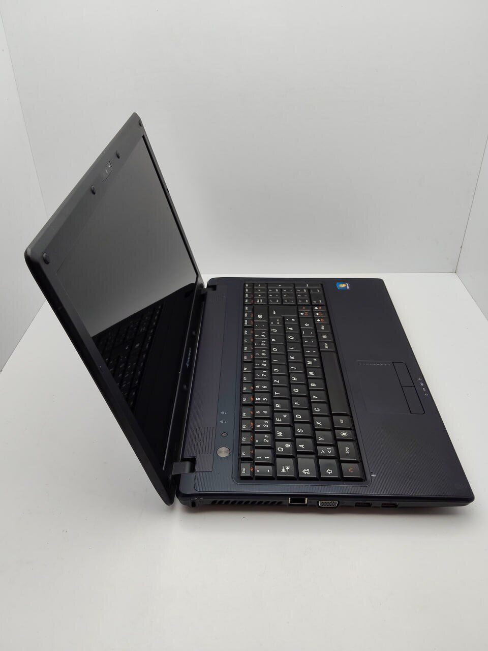 Ноутбук Lenovo G560 / 15.6" (1366x768) TN / Intel Pentium T4300 (2 ядра по 2.1 GHz) / 6 GB DDR3 / 320 GB HDD / Intel HD Graphics / WebCam - Зображення 5