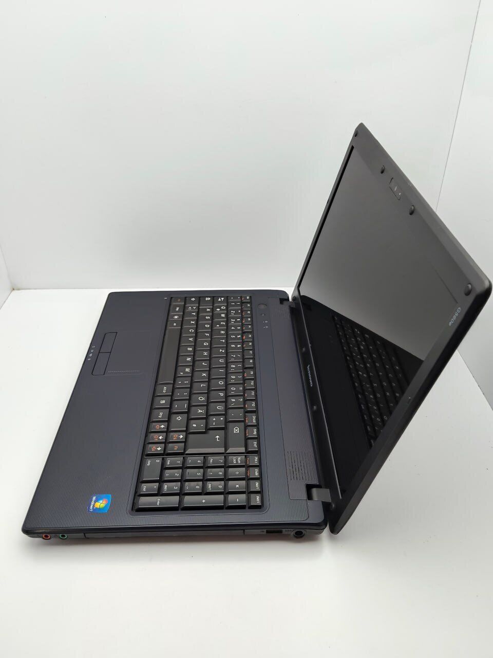 Ноутбук Lenovo G560 / 15.6" (1366x768) TN / Intel Pentium T4300 (2 ядра по 2.1 GHz) / 6 GB DDR3 / 320 GB HDD / Intel HD Graphics / WebCam - Зображення 6