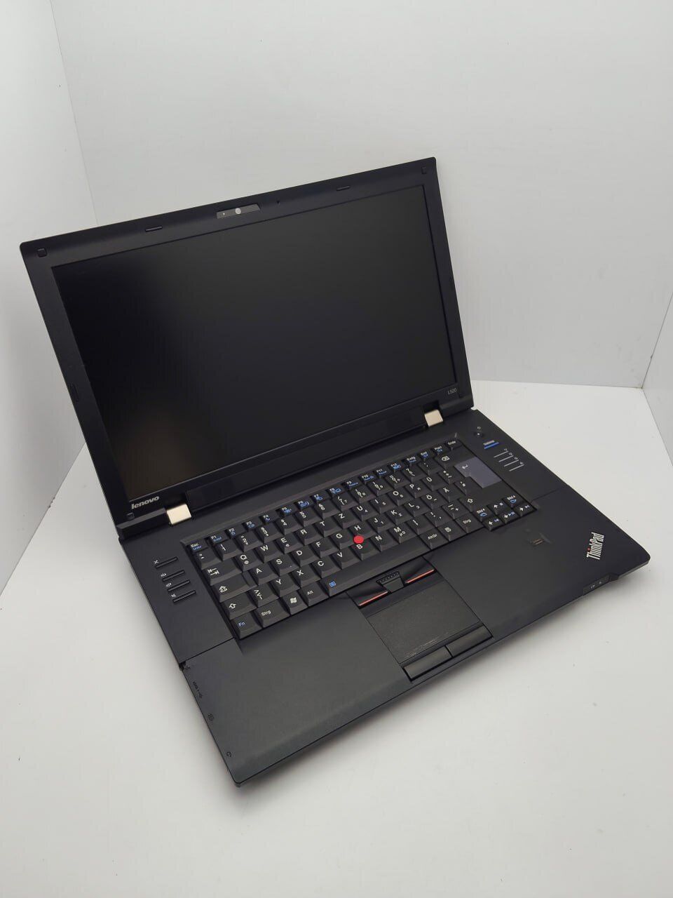 Ноутбук Lenovo ThinkPad L520 / 15.6" (1366x768) TN / Intel Core i5-2520M (2 (4) ядра по 2.5 - 3.2 GHz) / 6 GB DDR3 / 650 GB HDD / Intel HD Graphics 3000 / WebCam - Зображення 3