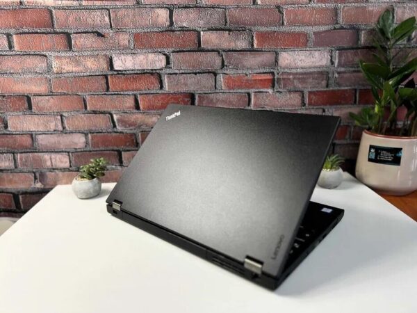 Ноутбук Lenovo ThinkPad L570 / 15.6" (1920x1080) IPS / Intel Core i5-6300U (2 (4) ядра по 2.4 - 3.0 GHz) / 16 GB DDR4 / 512 GB SSD / Intel HD Graphics 520 / WebCam / Win 10 Pro - Зображення 6