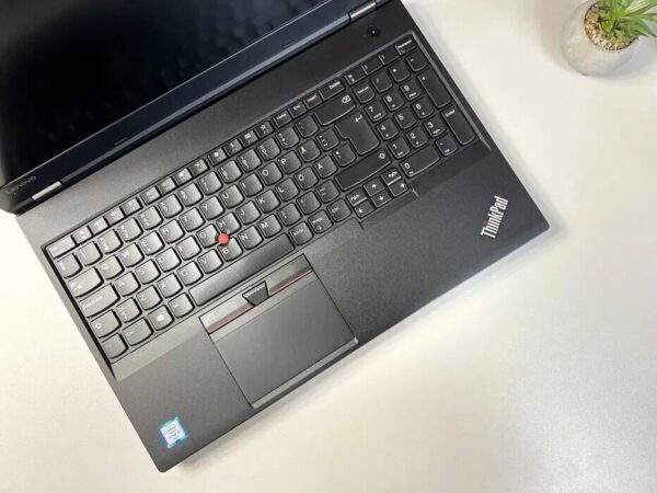 Ноутбук Lenovo ThinkPad L570 / 15.6" (1920x1080) IPS / Intel Core i5-6300U (2 (4) ядра по 2.4 - 3.0 GHz) / 16 GB DDR4 / 512 GB SSD / Intel HD Graphics 520 / WebCam / Win 10 Pro - Зображення 3