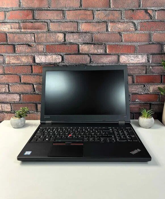 Ноутбук Lenovo ThinkPad L570 / 15.6" (1920x1080) IPS / Intel Core i5-6300U (2 (4) ядра по 2.4 - 3.0 GHz) / 16 GB DDR4 / 512 GB SSD / Intel HD Graphics 520 / WebCam / Win 10 Pro - Зображення 2