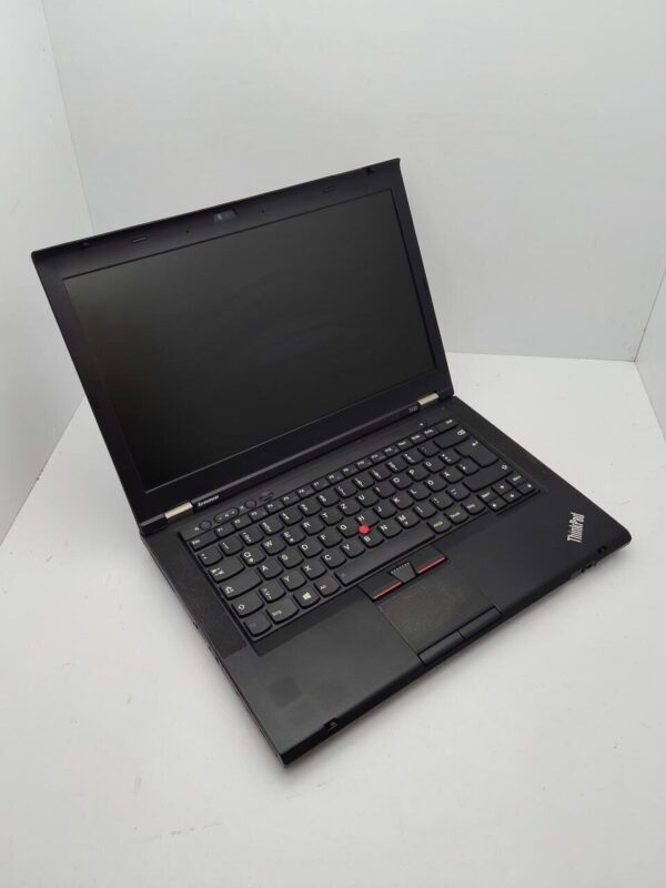 Ноутбук Lenovo ThinkPad T430 / 15.6" (1366x768) TN / Intel Core i5-3320M (2 (4) ядра по 2.6 - 3.3 GHz) / 6 GB DDR3 / 120 GB SSD / Intel HD Graphics 4000 / WebCam - Зображення 3