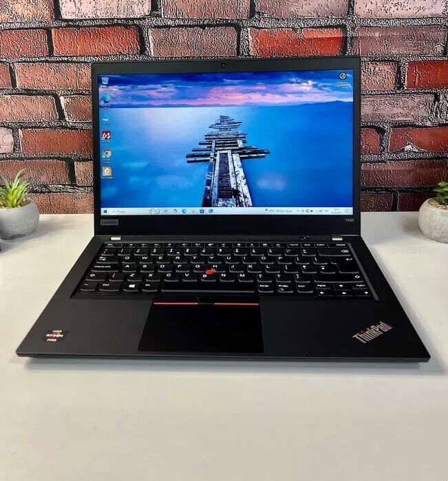 Ноутбук Lenovo ThinkPad T495 / 14" (1366x768) TN / AMD Ryzen 5 Pro 3500U (4 (8) ядра по 2.1 - 3.7 GHz) / 16 GB DDR4 / 256 GB SSD / AMD Radeon RX Vega 8 Graphics / WebCam / Win 10 Pro - Зображення 2
