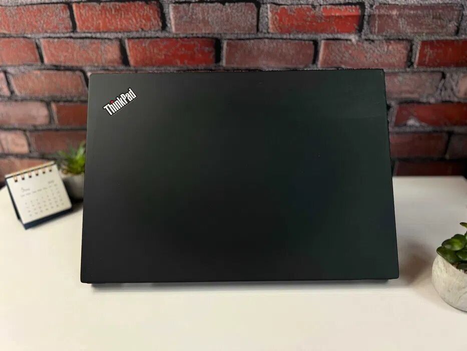 Ноутбук Lenovo ThinkPad T495 / 14" (1366x768) TN / AMD Ryzen 5 Pro 3500U (4 (8) ядра по 2.1 - 3.7 GHz) / 16 GB DDR4 / 256 GB SSD / AMD Radeon RX Vega 8 Graphics / WebCam / Win 10 Pro - Зображення 8