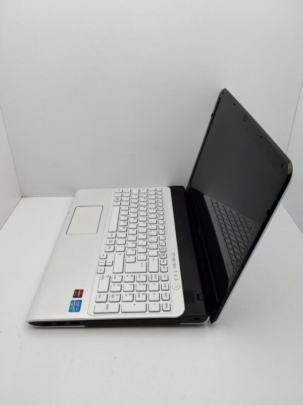 Ноутбук Sony SV1512 / 15.6 (1366x768) TN / Intel Core i5-3210M (2 (4) ядра по 2.5 - 3.1 GHz) / 6 GB DDR3 / 650 GB HDD / AMD Radeon HD 7600M, 1 GB GDDR3, 64-bit / WebCam - Зображення 6