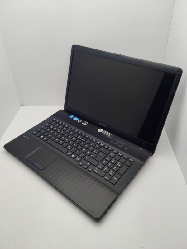 Ноутбук Sony VP173 / 17.3" (1600x900) TN / Intel Core i3-2310M (2 (4) ядра по 2.4 GHz) / 6 GB DDR3 / 500 GB HDD / nVidia GeForce 410M, 1 GB GDDR3, 64-bit / WebCam - Зображення 4