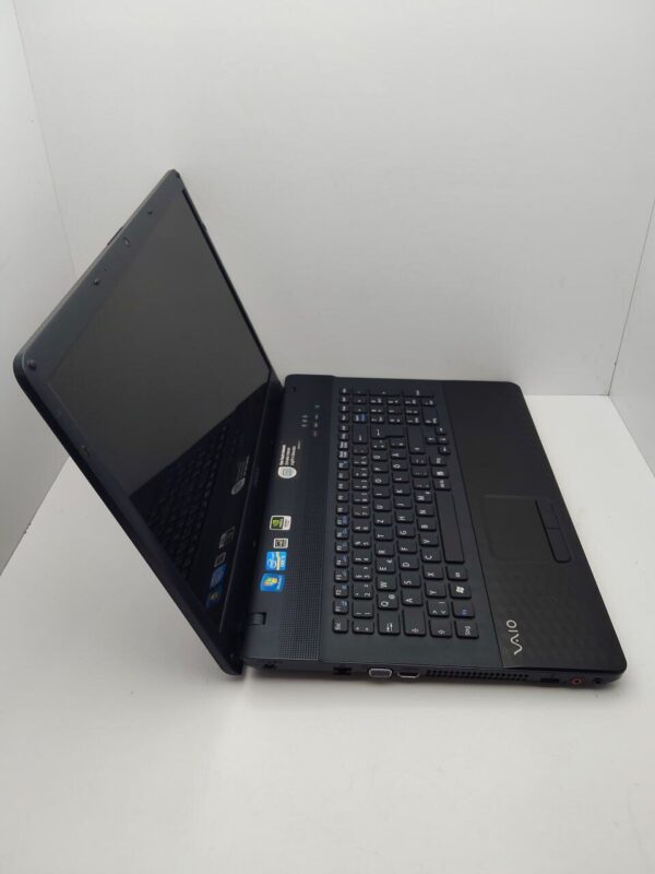 Ноутбук Sony VP173 / 17.3" (1600x900) TN / Intel Core i3-2310M (2 (4) ядра по 2.4 GHz) / 6 GB DDR3 / 500 GB HDD / nVidia GeForce 410M, 1 GB GDDR3, 64-bit / WebCam - Зображення 5
