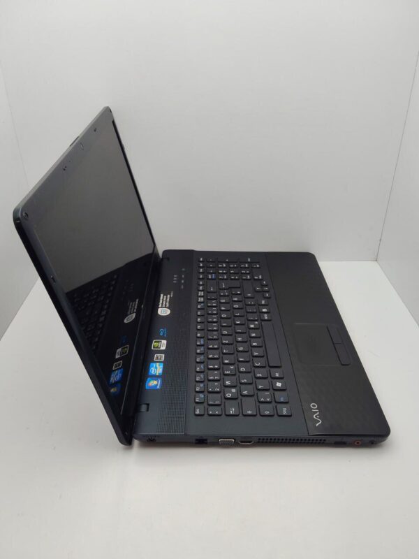 Ноутбук Sony VP173 / 17.3" (1600x900) TN / Intel Core i5-2430M (2 (4) ядра по 2.4 - 3.0 GHz) / 6 GB DDR3 / 500 GB HDD / Intel HD Graphics 3000 / WebCam - Зображення 5
