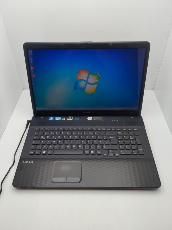 Ноутбук Sony VP173 / 17.3" (1600x900) TN / Intel Core i5-2430M (2 (4) ядра по 2.4 - 3.0 GHz) / 6 GB DDR3 / 500 GB HDD / Intel HD Graphics 3000 / WebCam - Зображення 7