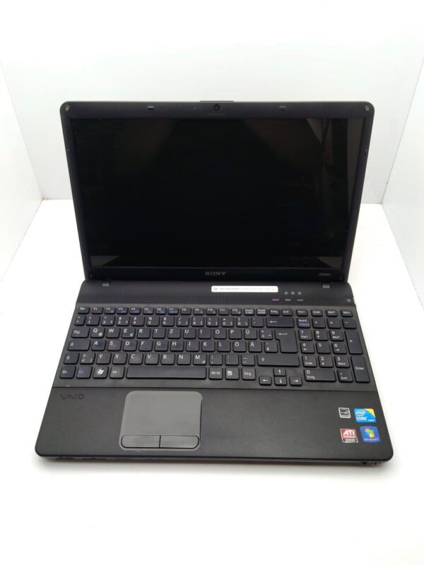 Ноутбук Sony VPC156 / 15.6" (1366x768) TN / Intel Core i5-460M (2 (4) ядра по 2.53 - 2.8 GHz) / 6 GB DDR3 / 750 GB HDD / AMD Mobility Radeon HD 5000 / WebCam - Зображення 2
