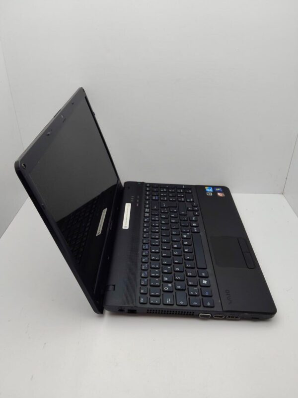 Ноутбук Sony VPC156 / 15.6" (1366x768) TN / Intel Core i5-460M (2 (4) ядра по 2.53 - 2.8 GHz) / 6 GB DDR3 / 750 GB HDD / AMD Mobility Radeon HD 5000 / WebCam - Зображення 5