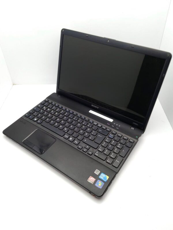 Ноутбук Sony VPC156 / 15.6" (1366x768) TN / Intel Core i5-460M (2 (4) ядра по 2.53 - 2.8 GHz) / 6 GB DDR3 / 750 GB HDD / AMD Mobility Radeon HD 5000 / WebCam - Зображення 4