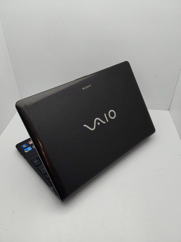 Ноутбук Sony VPC156 / 15.6" (1366x768) TN / Intel Core i5-460M (2 (4) ядра по 2.53 - 2.8 GHz) / 6 GB DDR3 / 750 GB HDD / AMD Mobility Radeon HD 5000 / WebCam - Зображення 8