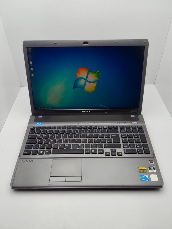 Ноутбук Sony VPC164 / 16.1" (1920x1080) TN / Intel Core i7-740QM (4 (8) ядра по 1.73 - 2.93 GHz) / 6 GB DDR3 / 500 GB HDD / nvidia GeForce GT 330M, 1 GB GDDR3, 128-bit / WebCam - Зображення 7
