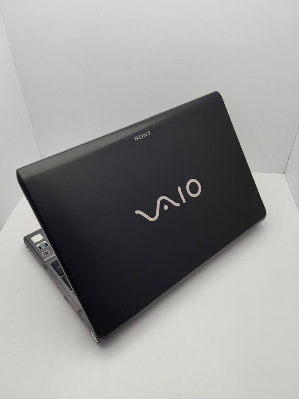 Ноутбук Sony VPC164 / 16.1" (1920x1080) TN / Intel Core i7-740QM (4 (8) ядра по 1.73 - 2.93 GHz) / 6 GB DDR3 / 500 GB HDD / nvidia GeForce GT 330M, 1 GB GDDR3, 128-bit / WebCam - Зображення 8