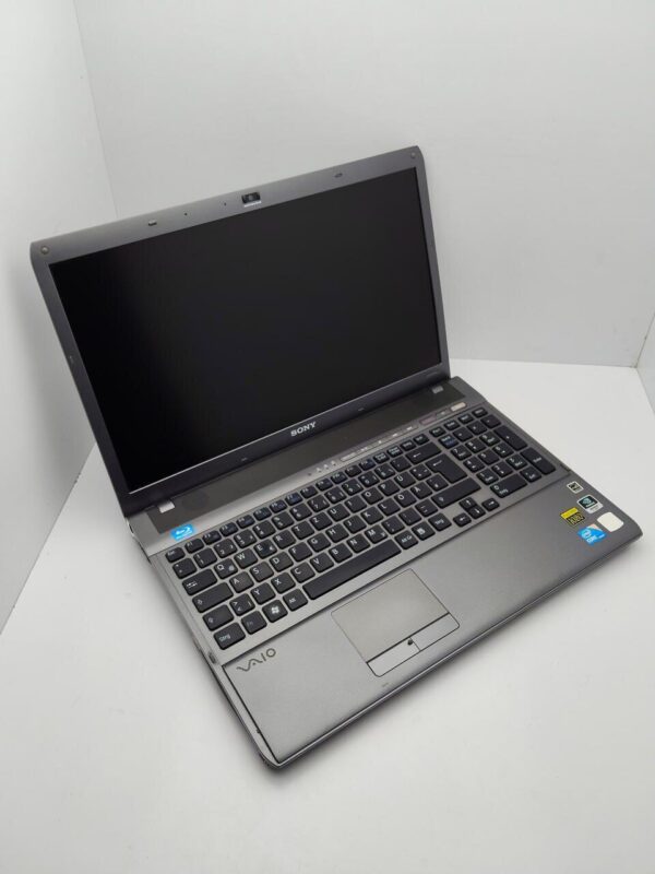 Ноутбук Sony VPC164 / 16.1" (1920x1080) TN / Intel Core i7-740QM (4 (8) ядра по 1.73 - 2.93 GHz) / 6 GB DDR3 / 500 GB HDD / nvidia GeForce GT 330M, 1 GB GDDR3, 128-bit / WebCam - Зображення 3