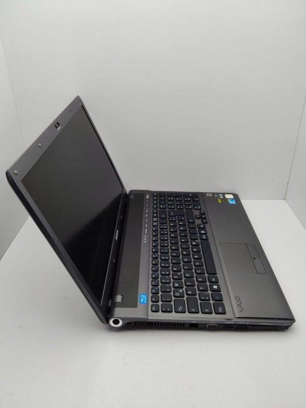 Ноутбук Sony VPC164 / 16.1" (1920x1080) TN / Intel Core i7-740QM (4 (8) ядра по 1.73 - 2.93 GHz) / 6 GB DDR3 / 500 GB HDD / nvidia GeForce GT 330M, 1 GB GDDR3, 128-bit / WebCam - Зображення 5