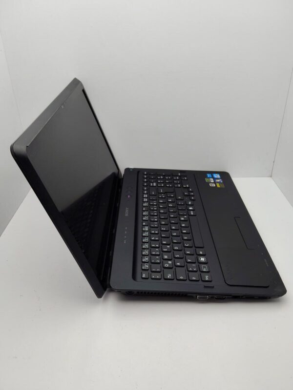 Ноутбук Sony VPCF22 / 16.4" (1920x1080) TN / Intel Core i5-2410M (2 (4) ядра по 2.3 - 2.9 GHz) / 6 GB DDR3 / 500 GB HDD / nVidia GeForce GT 540M, 1 GB DDR3, 64-bit / WebCam - Зображення 5