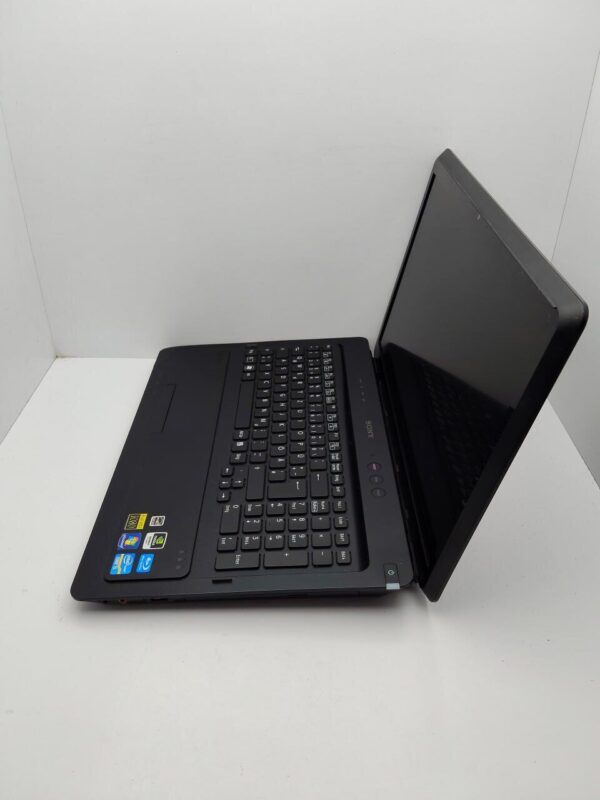 Ноутбук Sony VPCF22 / 16.4" (1920x1080) TN / Intel Core i5-2410M (2 (4) ядра по 2.3 - 2.9 GHz) / 6 GB DDR3 / 500 GB HDD / nVidia GeForce GT 540M, 1 GB DDR3, 64-bit / WebCam - Зображення 6