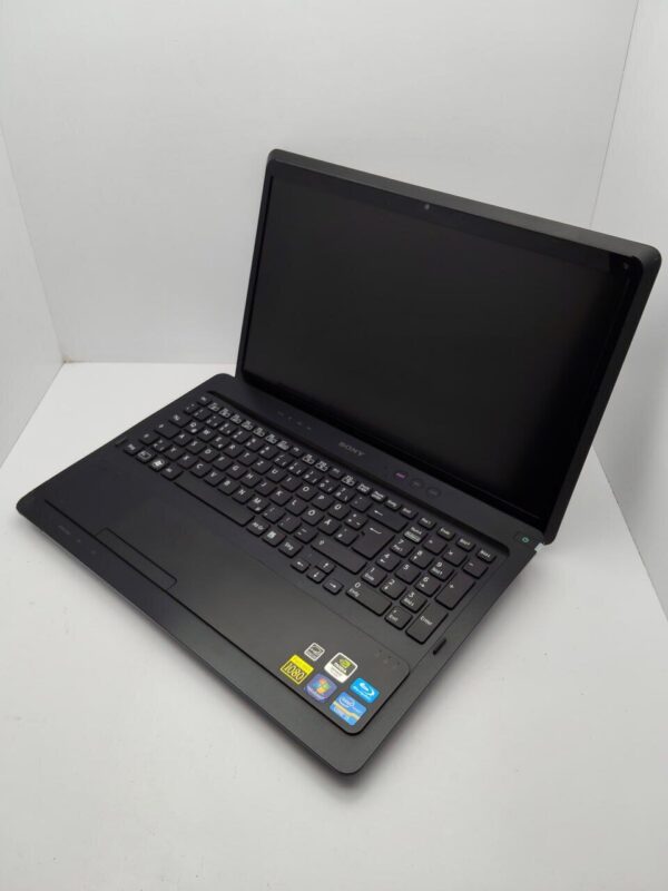 Ноутбук Sony VPCF22 / 16.4" (1920x1080) TN / Intel Core i5-2410M (2 (4) ядра по 2.3 - 2.9 GHz) / 6 GB DDR3 / 500 GB HDD / nVidia GeForce GT 540M, 1 GB DDR3, 64-bit / WebCam - Зображення 4