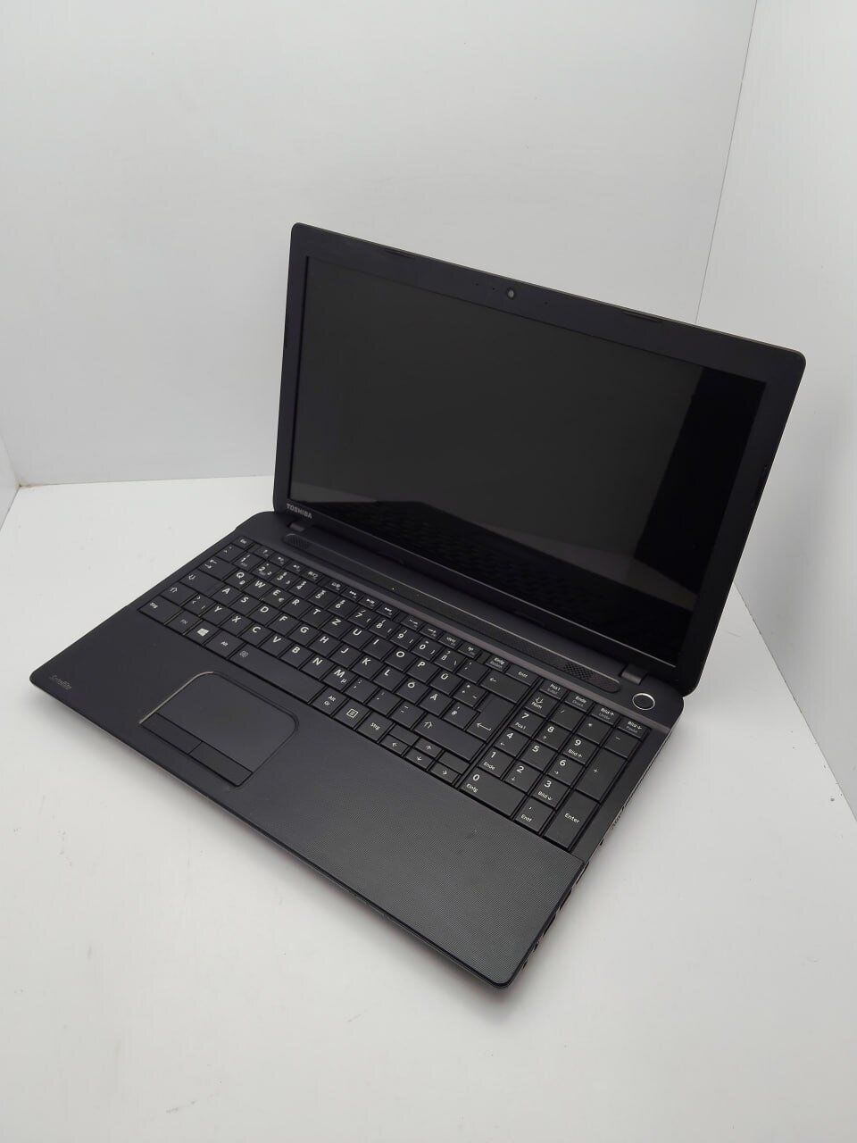 Ноутбук Toshiba C50 / 15.6" (1366x768) TN / AMD E1-2100 (2 ядра по 1.0 GHz) / 6 GB DDR3 / 120 GB SSD / AMD Radeon HD 8330 Graphics / WebCam - Зображення 4