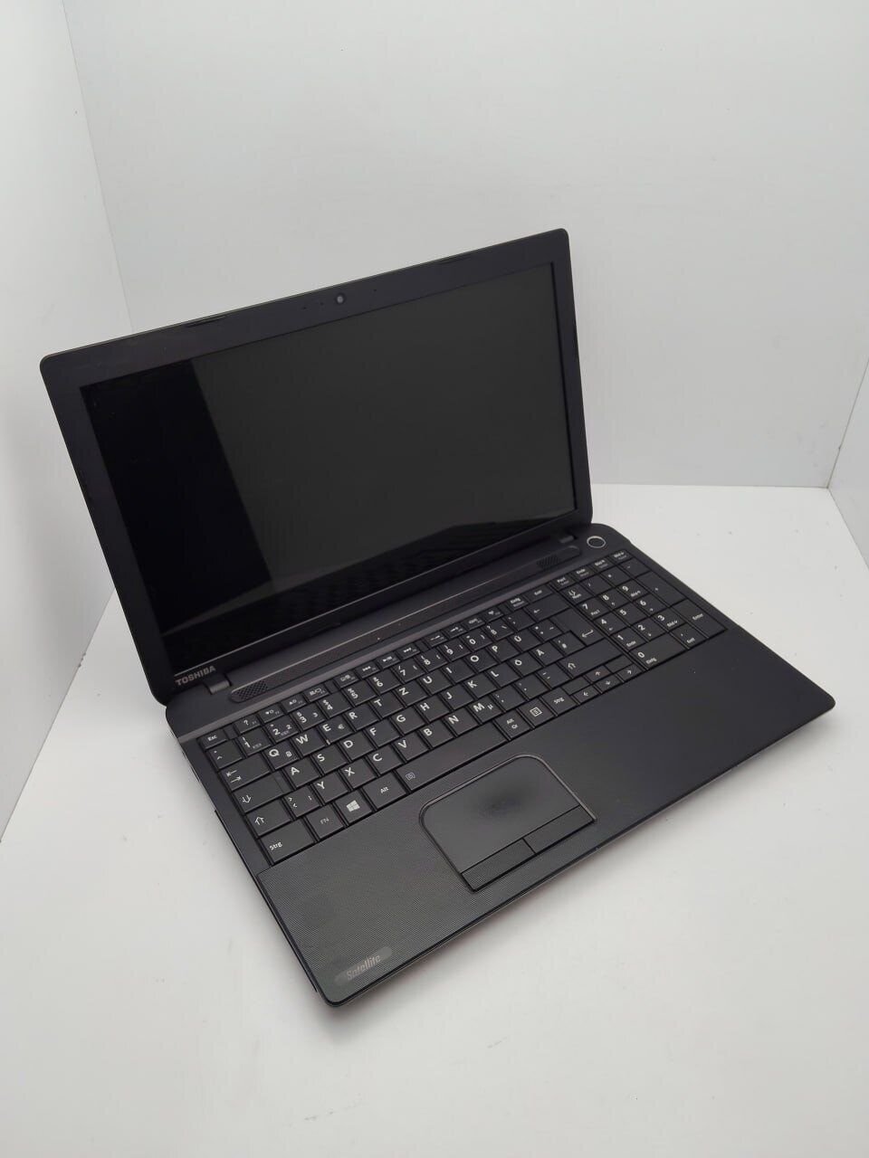Ноутбук Toshiba C50 / 15.6" (1366x768) TN / AMD E1-2100 (2 ядра по 1.0 GHz) / 6 GB DDR3 / 120 GB SSD / AMD Radeon HD 8330 Graphics / WebCam - Зображення 3