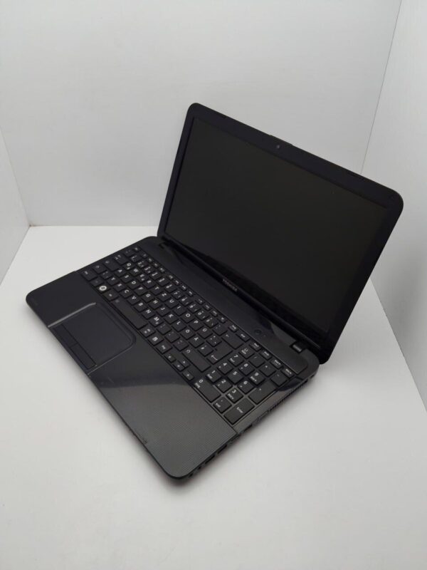 Ноутбук Toshiba P850 / 15.6" (1366x768) TN / Intel Core i7-3610QM (4 (8) ядра по 2.3 - 3.3 GHz) / 6 GB DDR3 / 500 GB HDD / AMD Radeon HD 7600M, 2 GB GDDR3, 64-bit / WebCam - Зображення 3