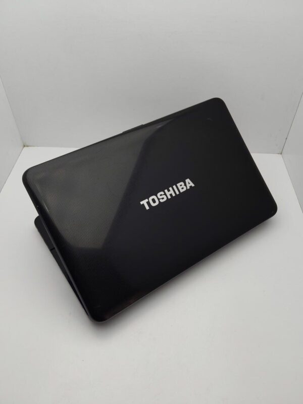 Ноутбук Toshiba P850 / 15.6" (1366x768) TN / Intel Core i7-3610QM (4 (8) ядра по 2.3 - 3.3 GHz) / 6 GB DDR3 / 500 GB HDD / AMD Radeon HD 7600M, 2 GB GDDR3, 64-bit / WebCam - Зображення 4