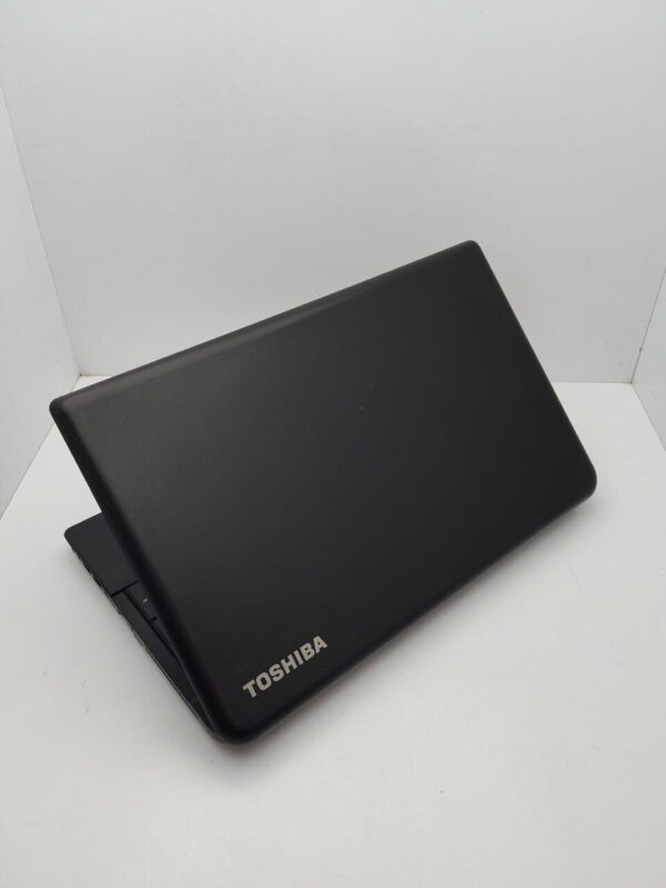Ноутбук Toshiba Satellite C50 / 15.6" (1366x768) TN / AMD A4-5000 (4 ядра по 1.5 GHz) / 6 GB DDR3 / 320 GB HDD / AMD Radeon HD 8330 Graphics / WebCam - Зображення 8