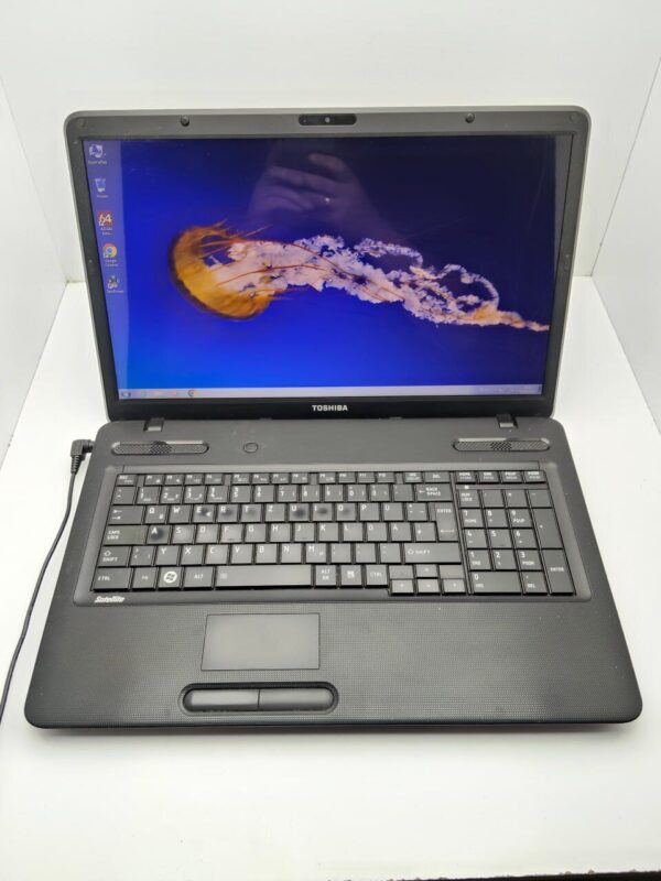Ноутбук Toshiba Satellite C850 / 17.3" (1600x900) TN / Intel Core i3-350M (2 (4) ядра по 2.26 GHz) / 6 GB DDR3 / 320 GB HDD / Intel HD Graphics / WebCam - Зображення 7