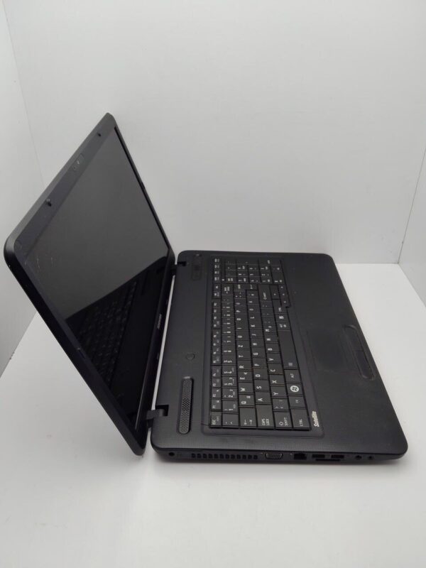 Ноутбук Toshiba Satellite C850 / 17.3" (1600x900) TN / Intel Core i3-350M (2 (4) ядра по 2.26 GHz) / 6 GB DDR3 / 320 GB HDD / Intel HD Graphics / WebCam - Зображення 5