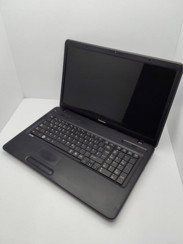 Ноутбук Toshiba Satellite C850 / 17.3" (1600x900) TN / Intel Core i3-350M (2 (4) ядра по 2.26 GHz) / 6 GB DDR3 / 320 GB HDD / Intel HD Graphics / WebCam - Зображення 4