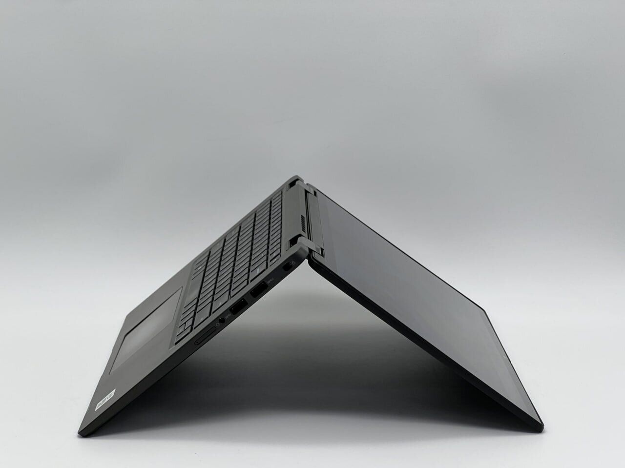 Ультрабук-трансформер Dell Latitude 7410 2-in-1 / 14" (1920x1080) IPS Touch / Intel Core i5-10310U (4 (8) ядра по 1.7 - 4.4 GHz) / 8 GB DDR4 / 120 GB SSD / Intel UHD Graphics / WebCam + Бездротова мишка - Зображення 5