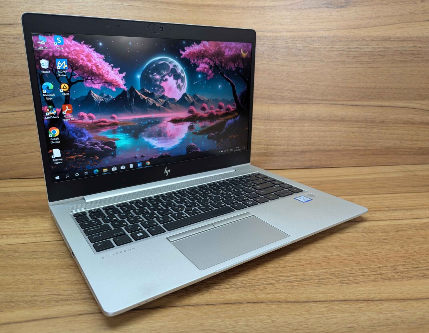 Ультрабук Б-клас HP EliteBook 840 G5 / 14" (1920x1080) IPS / Intel Core i5-8250U (4 (8) ядра по 1.6 - 3.4 GHz) / 16 GB DDR4 / 512 GB SSD / Intel UHD Graphics 620 / TouchID / WebCam / Windows 10 - Зображення 4