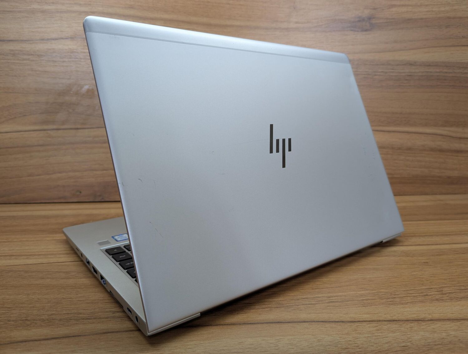 Ультрабук Б-клас HP EliteBook 840 G5 / 14" (1920x1080) IPS / Intel Core i7-8650U (4 (8) ядра по 1.9 - 4.2 GHz) / 16 GB DDR4 / 512 GB SSD / Intel UHD Graphics 620 / Fingerprint / HDMI / Windows 10 - Зображення 7