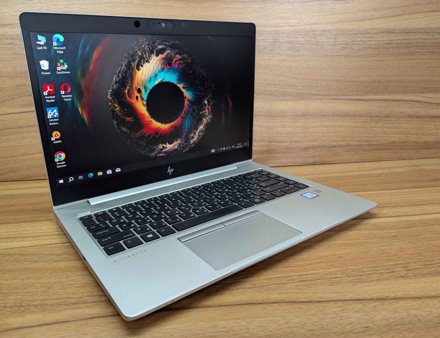 Ультрабук Б-клас HP EliteBook 840 G5 / 14" (1920x1080) IPS / Intel Core i7-8650U (4 (8) ядра по 1.9 - 4.2 GHz) / 16 GB DDR4 / 512 GB SSD / Intel UHD Graphics 620 / Fingerprint / HDMI / Windows 10 - Зображення 4