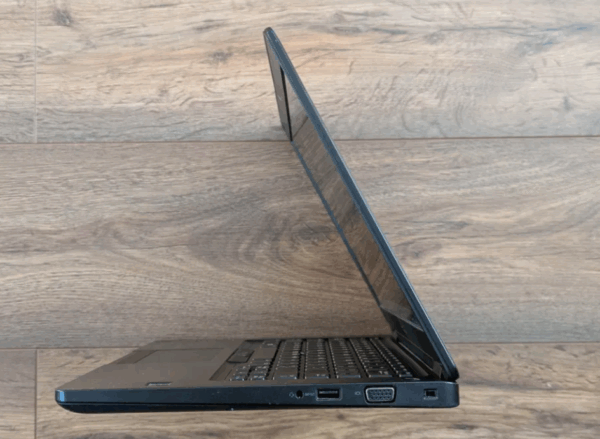Ультрабук Dell Latitude 5490 / 14" (1920x1080) IPS / Intel Core i5-7300U (2 (4) ядра по 2.6 - 3.5 GHz) / 8 GB DDR4 / 128 GB SSD / Intel HD Graphics 620 / WebCam / HDMI / Windows 11 - Зображення 5